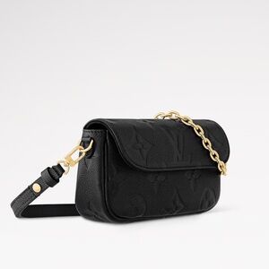 Louis Vuitton Wallet On Chain Ivy in Black